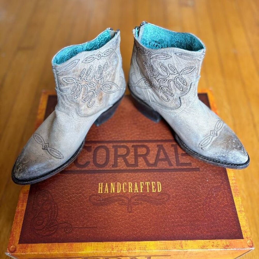 Corral Short Boot Beige Size 6.5